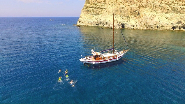 Santorini Cabia
